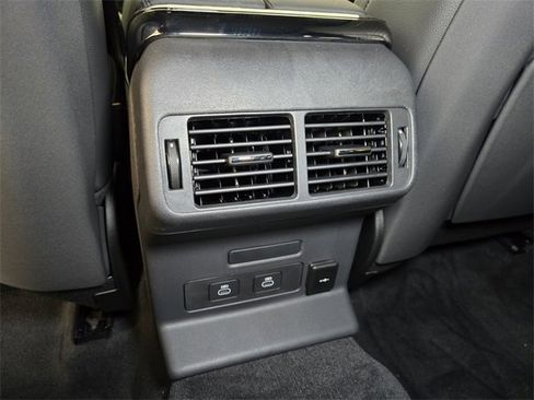 New 2026 Land Rover Range Rover Velar Dynamic SE image 13