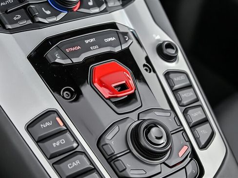 Used 2019 Lamborghini Aventador S AWD/4WD image 31