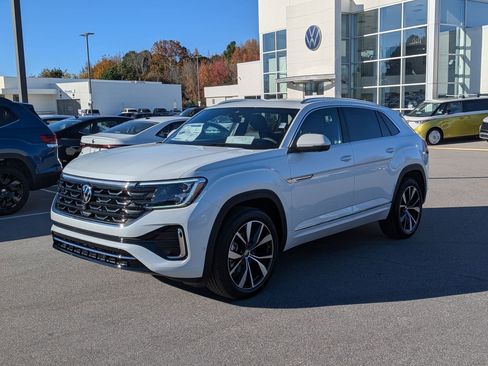 New 2026 Volkswagen Atlas Cross Sport SEL Premium R-Line image 7