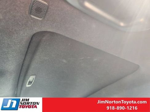 Used 2025 Toyota Corolla SE w/ SE Premium Package FWD image 26