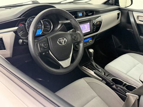 Used 2016 Toyota Corolla LE FWD image 6
