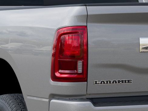 New 2026 RAM 3500 Laramie AWD/4WD image 10