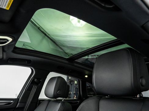 Used 2025 Porsche Macan image 26