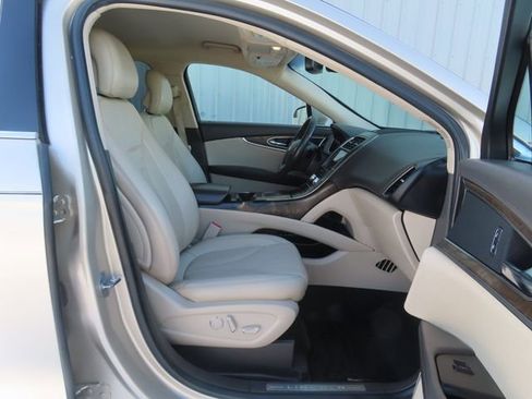 Used 2017 Lincoln MKX Select w/ Lincoln MKX Climate Package image 23