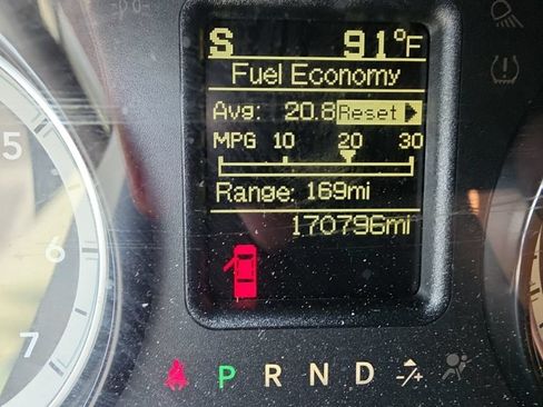 Used 2017 RAM 1500 Classic SLT RWD image 2