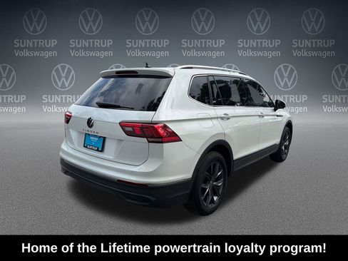 Used 2023 Volkswagen Tiguan SE w/ Panoramic Sunroof Package FWD image 6