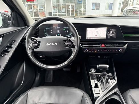 Certified 2023 Kia Niro EX image 15