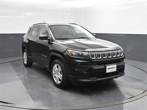 Used 2022 Jeep Compass Latitude w/ Sun and Sound Group image 22