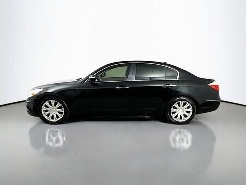 Used 2009 Hyundai Genesis 3.8 w/ Technology Pkg 4 RWD image 5