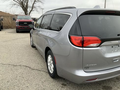 Used 2020 Chrysler Voyager Lxi image 14