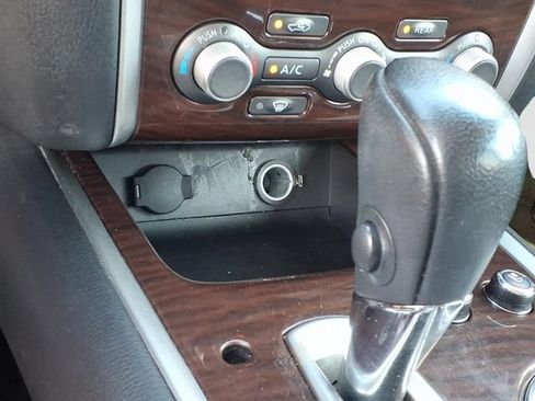 Used 2016 Nissan Pathfinder Platinum FWD image 18