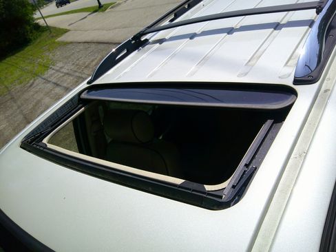 Used 2006 Lincoln Navigator Ultimate image 30