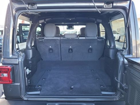 Certified 2025 Jeep Wrangler Unlimited Sahara w/ Safety Group AWD/4WD image 19