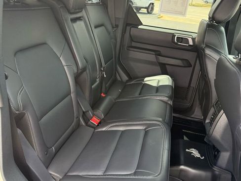 Used 2025 Ford Bronco Outer Banks AWD/4WD image 12