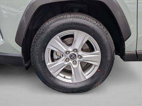 Used 2021 Toyota RAV4 XLE image 10