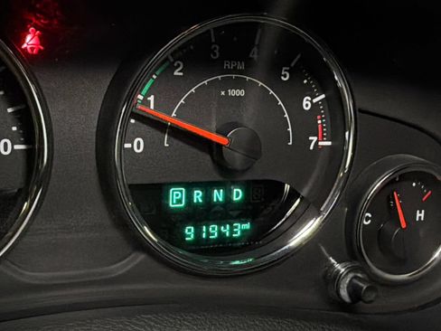 Used 2018 Jeep Wrangler Unlimited Sahara w/ Connectivity Group AWD/4WD image 27