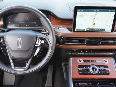 Used 2021 Lincoln Aviator Reserve w/ Equipment Group 201A image 31