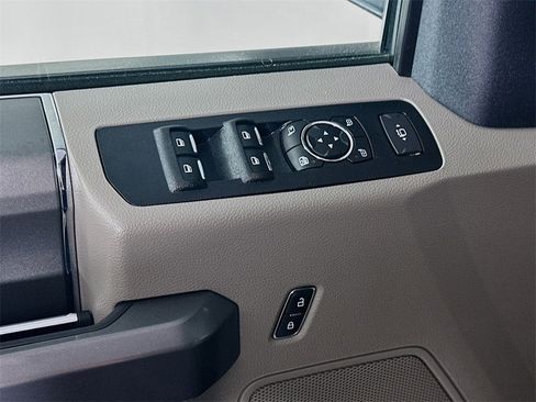 Used 2022 Ford F350 XLT w/ XLT Premium Package image 24