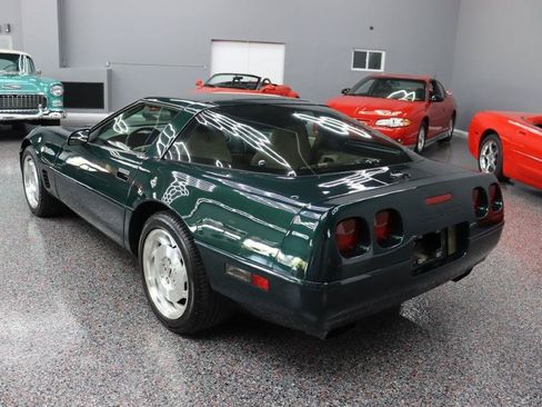 Used 1995 Chevrolet Corvette Coupe RWD image 3
