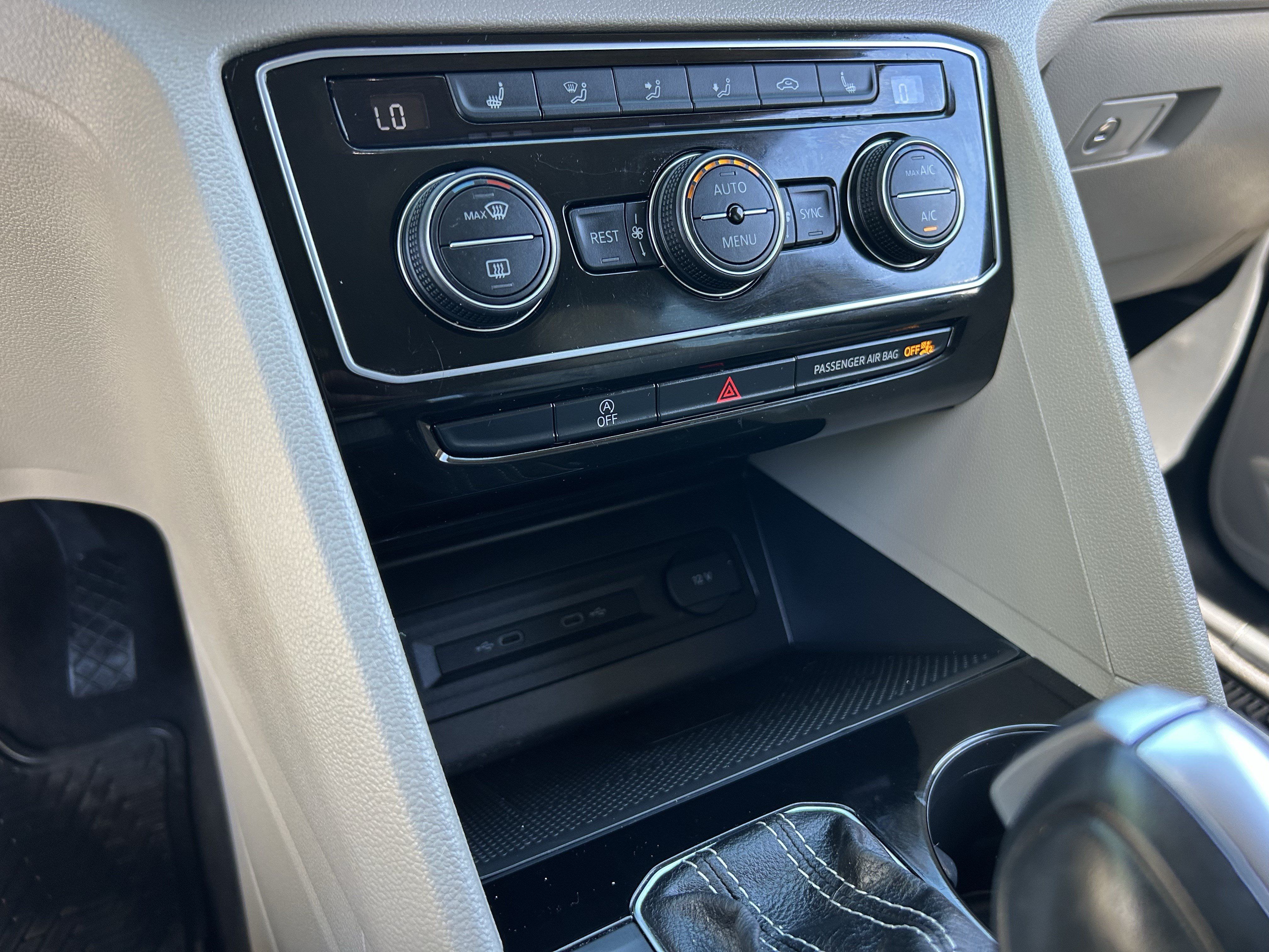 Used 2023 Volkswagen Atlas SE FWD image 24