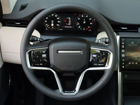 Certified 2025 Land Rover Discovery Sport S image 17