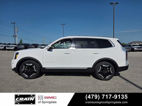 Used 2023 Kia Telluride EX w/ EX Captain's Chair Package FWD image 4