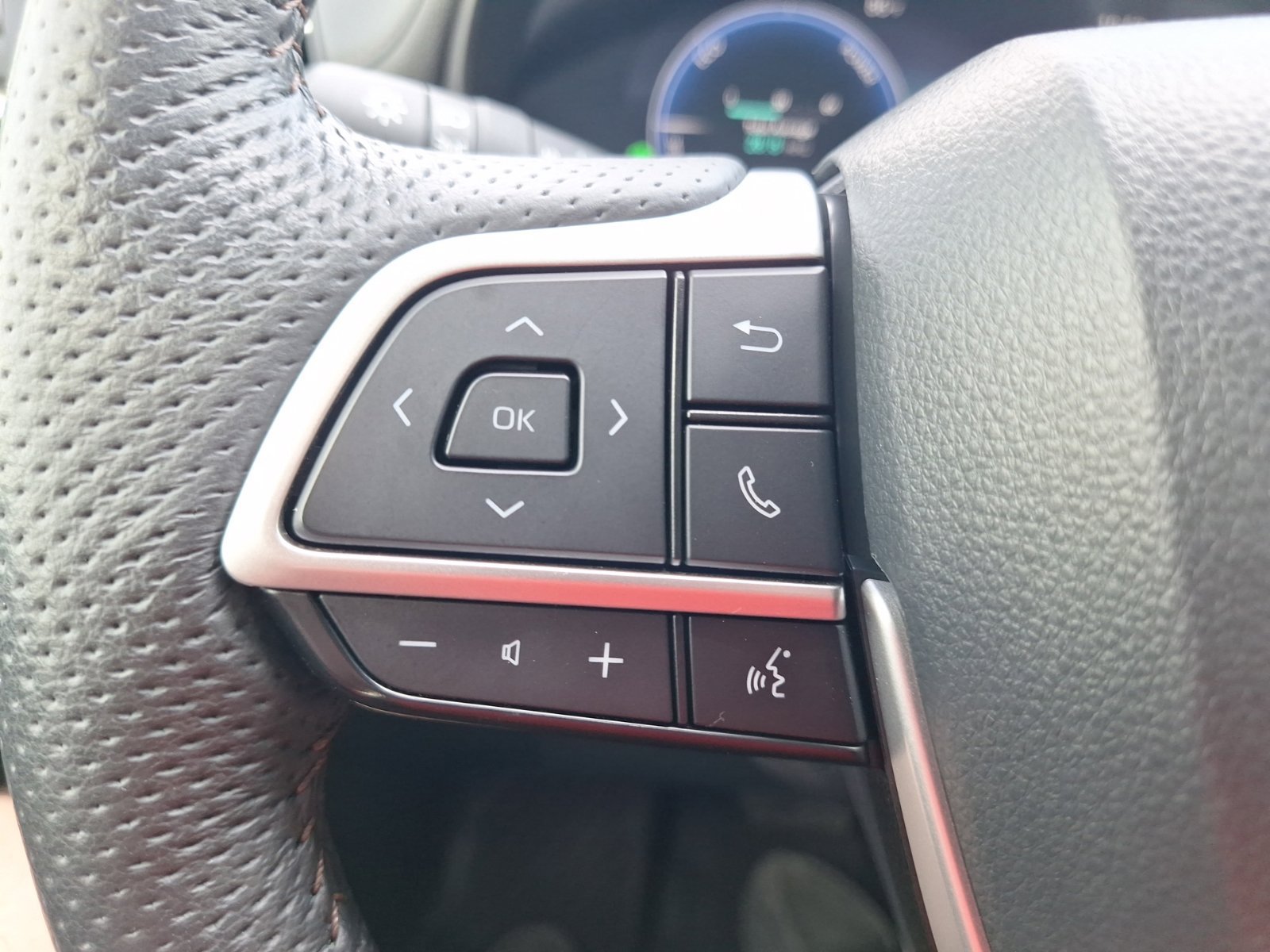 Used 2025 Toyota Sienna Platinum AWD/4WD image 21