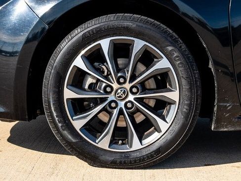 Used 2016 Toyota Avalon XLE image 6