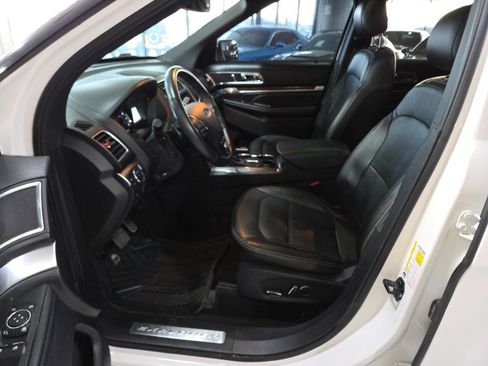 Used 2017 Ford Explorer Limited image 14