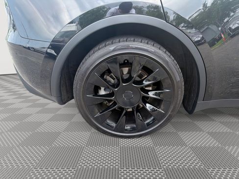 Used 2021 Tesla Model Y Long Range AWD/4WD image 29