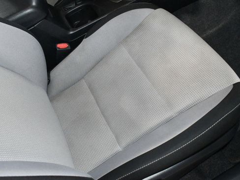 Used 2018 Toyota RAV4 XLE image 12