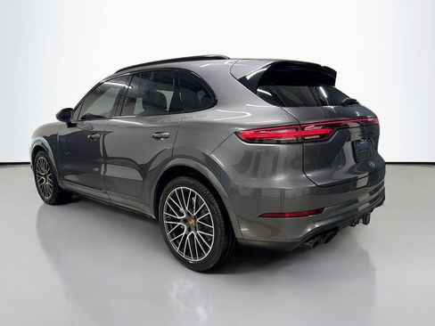 Certified 2023 Porsche Cayenne Turbo AWD/4WD image 3