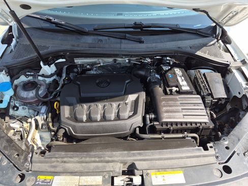 Used 2021 Volkswagen Tiguan SE AWD/4WD image 32