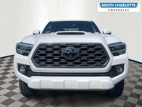 Used 2023 Toyota Tacoma TRD Sport AWD/4WD image 2