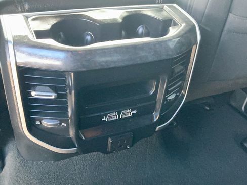 Used 2019 RAM 1500 Big Horn AWD/4WD image 10