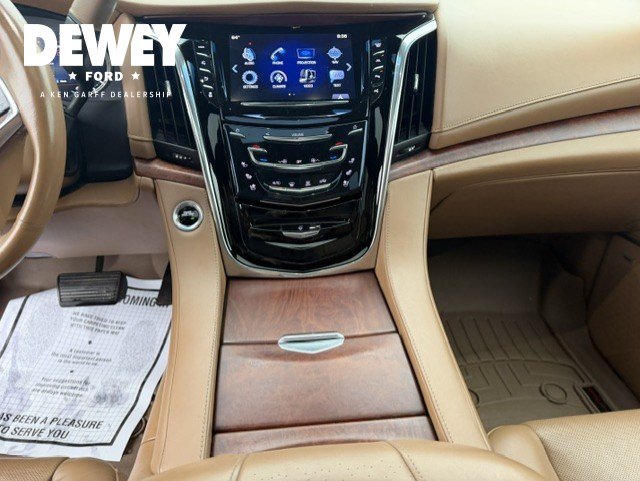 Used 2017 Cadillac Escalade Platinum AWD/4WD image 18