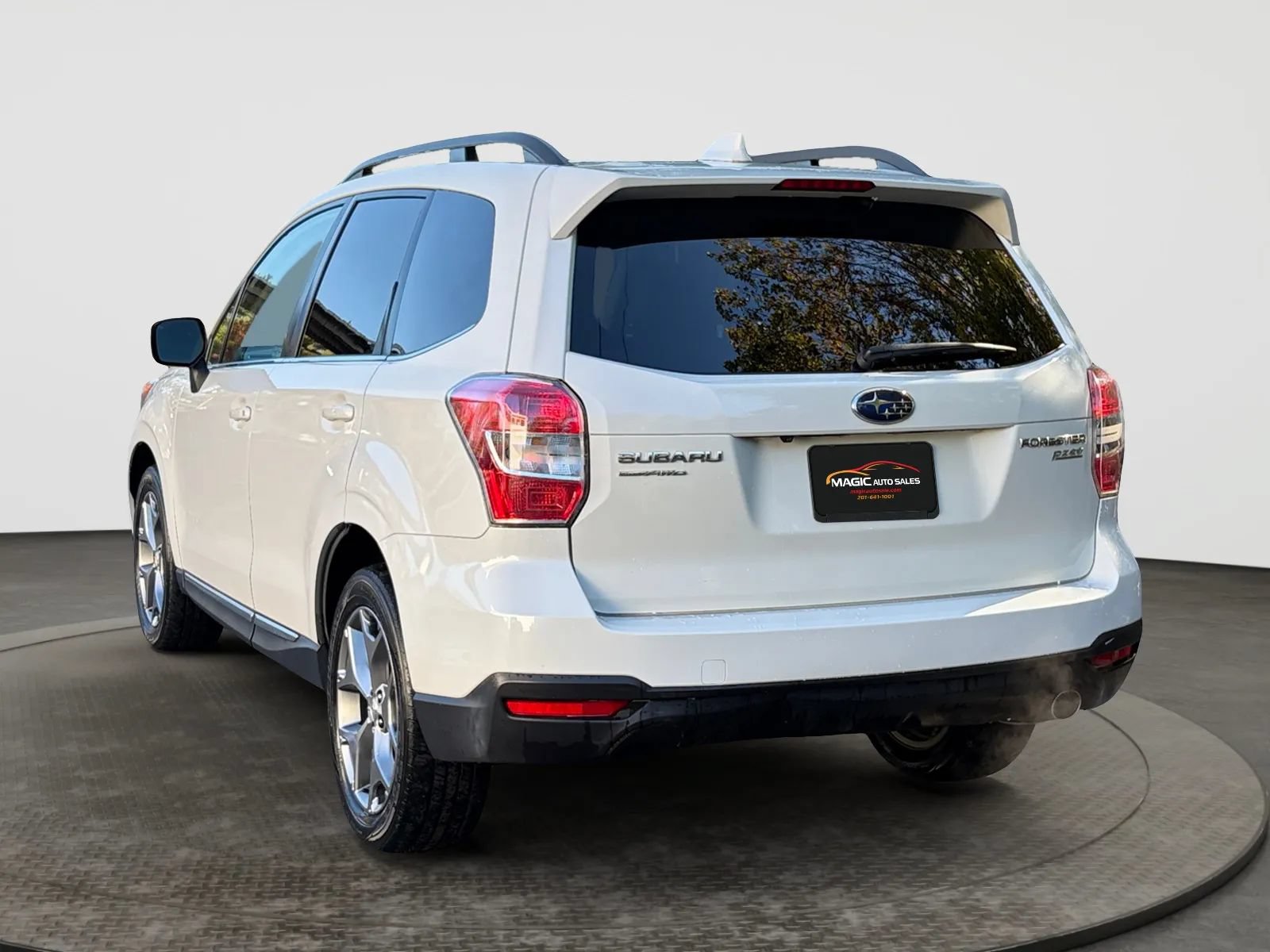 Used 2016 Subaru Forester 2.5i Touring w/ Eyesight & Navigation System AWD/4WD image 8