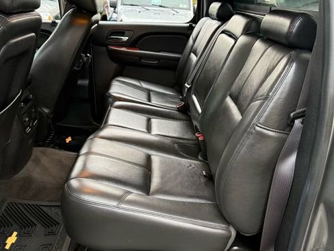 Used 2012 Chevrolet Avalanche LT image 10