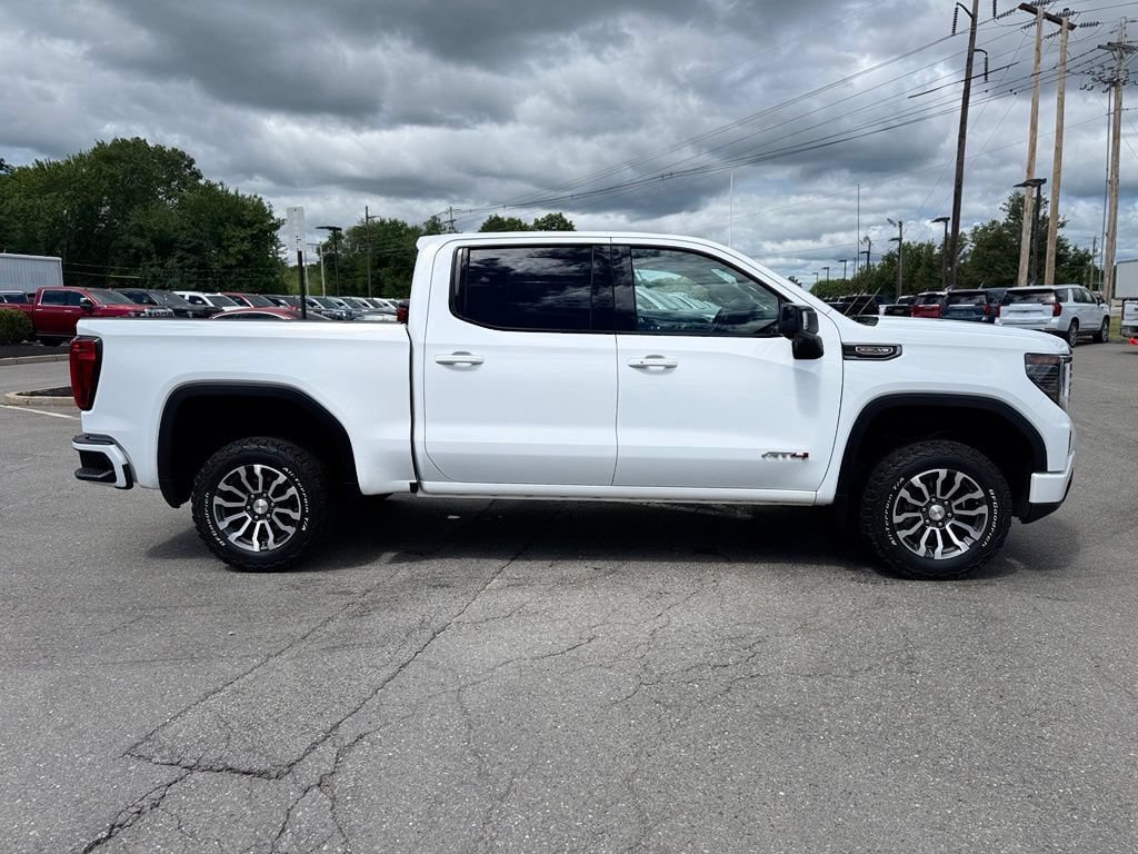 Used 2022 GMC Sierra 1500 AT4 w/ AT4 Preferred Package AWD/4WD image 7
