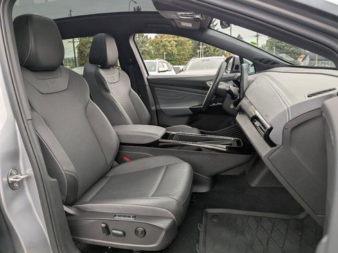 Certified 2023 Volkswagen ID.4 Pro S AWD/4WD image 34