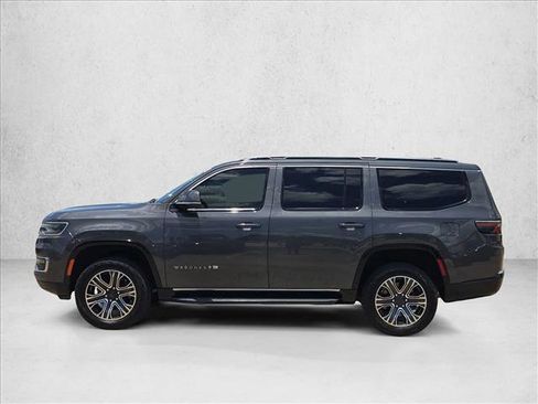 Used 2022 Jeep Wagoneer Series III AWD/4WD image 8