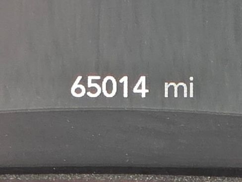 Used 2023 Chrysler Pacifica Touring-L FWD image 24