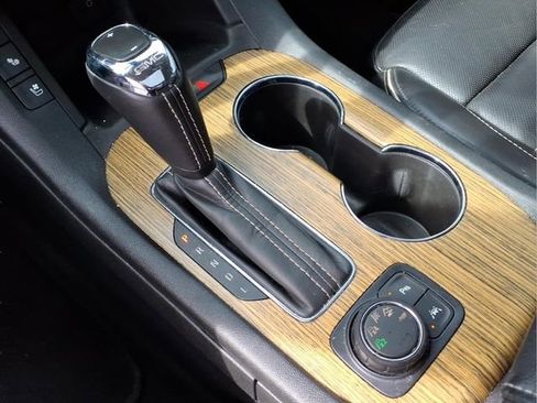 Used 2017 GMC Acadia Denali w/ Technology Package image 12