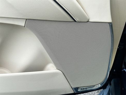 Used 2023 Cadillac Escalade Premium Luxury w/ LPO, Radiant Package image 19