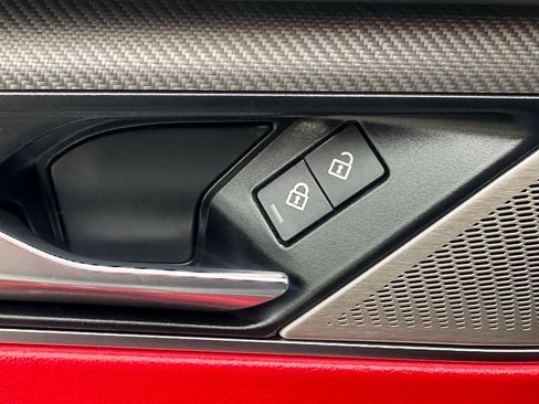 Used 2021 Jaguar F-PACE SVR image 24