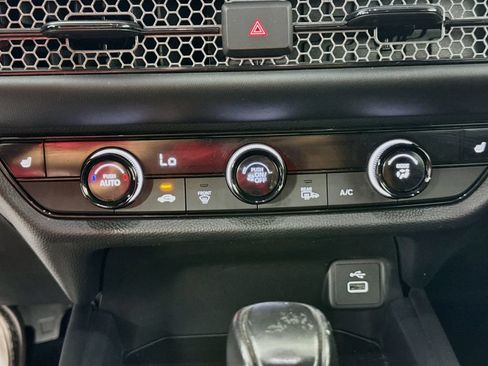 Used 2025 Honda HR-V Sport image 16