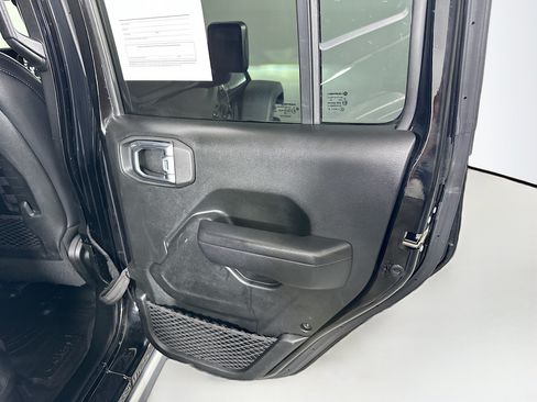 Used 2022 Jeep Wrangler Unlimited Rubicon 4xe AWD/4WD image 28