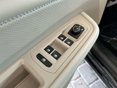 New 2026 Volkswagen Atlas SE image 12