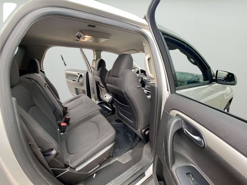 Used 2007 Saturn Outlook XE w/ Advanced Audio Pkg FWD image 33