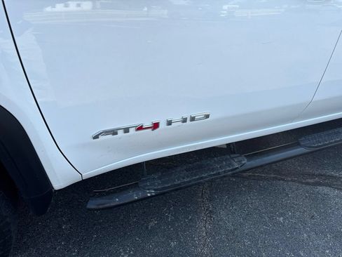 Used 2025 GMC Sierra 2500 AT4 AWD/4WD image 10